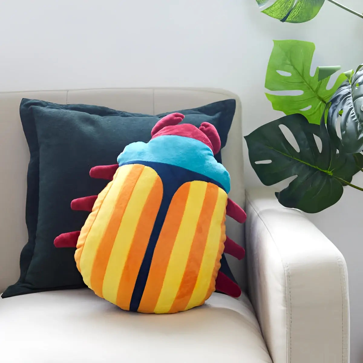 Coussin scarabée jaune design inspiré pour bonne humeur