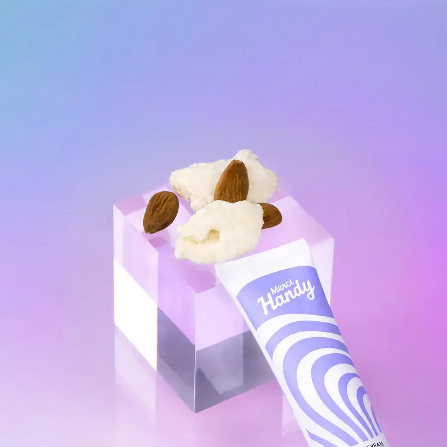 Tube crème mains Namaste 30mL violet et blanc aux amandes