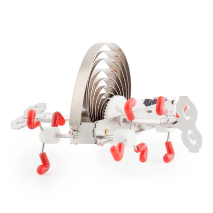 Petite créature mécanique Critters Awika en argent et rouge avec engrenages