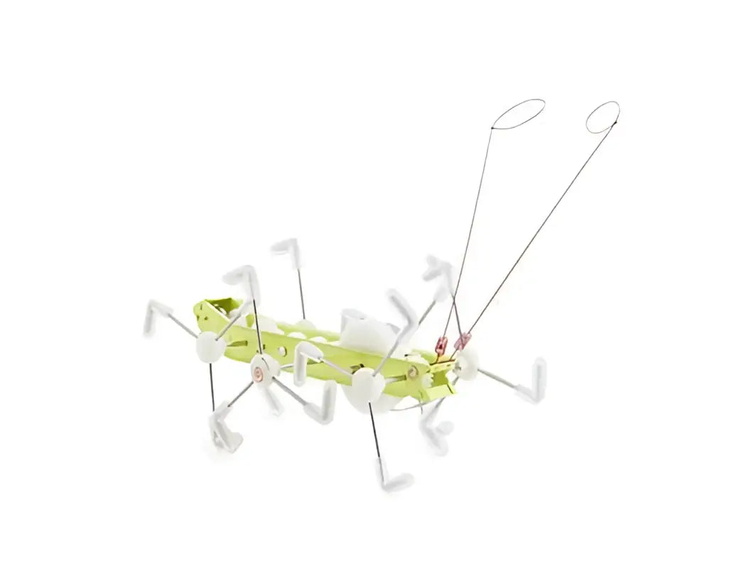 Jouet créature mécanique lime vert en plastique, design industriel précis
