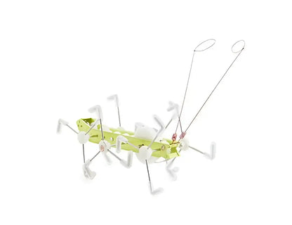 Jouet créature mécanique lime vert en plastique, design industriel précis