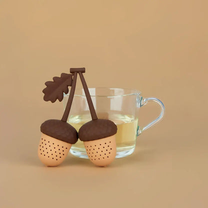 Infuseur double en forme de gland brun pour une pause thé sensorielle
