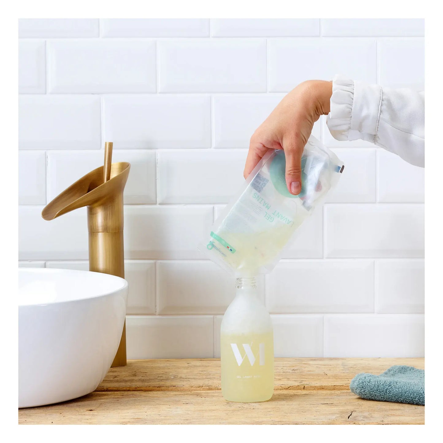 Bouteille réutilisable translucide verte pour Éco-recharge savon main liquide 290ml