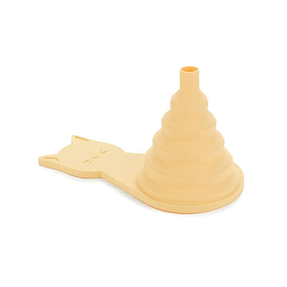 Entonnoir chat en silicone jaune doux, plus qu’un simple ustensile au plaisir à utiliser