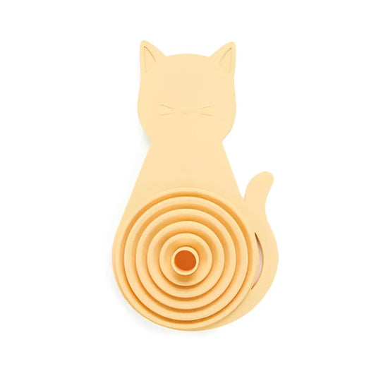 Entonnoir chat en silicone jaune souple, plus qu’un simple ustensile