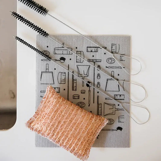Éponge grattoir cuivre avec scrub pad et brosses longues contrairement aux éponges classiques