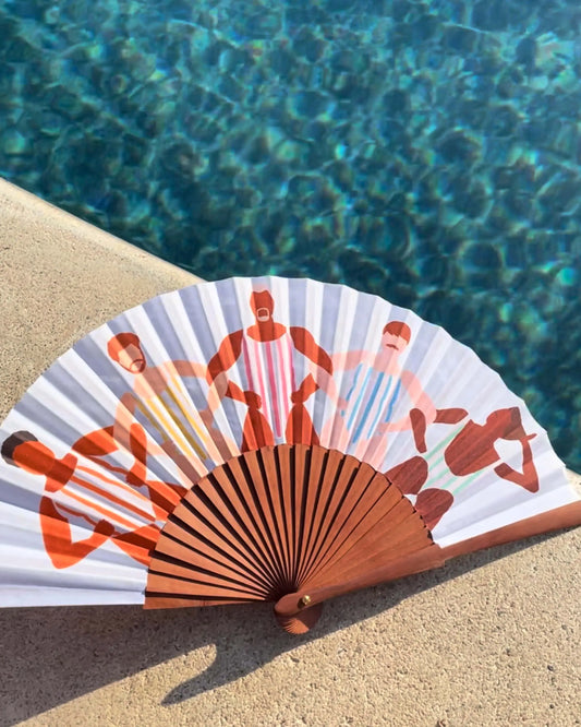 Eventail Les Baigneurs : éventail pliable blanc au design audacieux