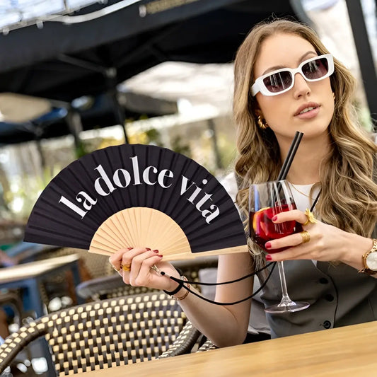 Éventail La Dolce Vita pliable noir et beige, touche sophistiquée, idée cadeau
