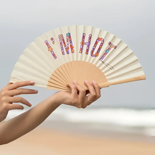 Éventail I’m Hot crème audacieux, message je suis hot coloré, idée cadeau originale