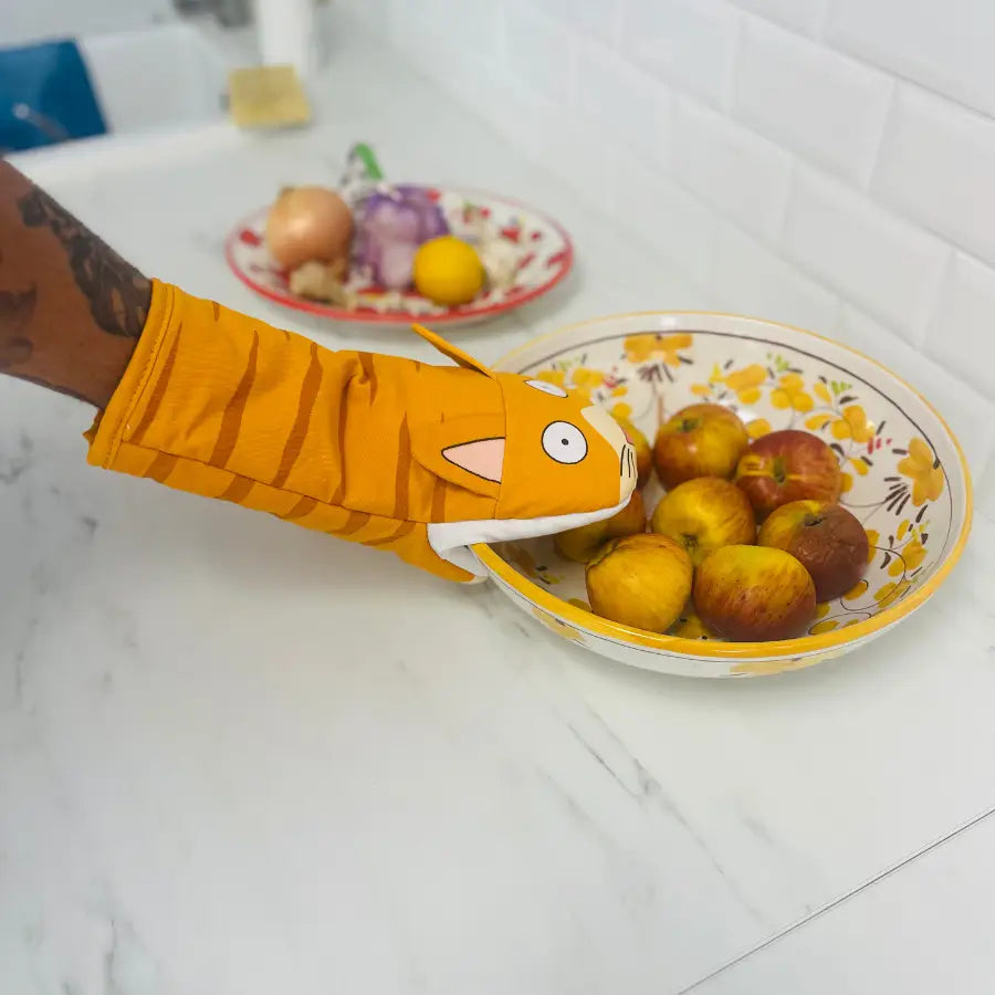Mitaine chat orange motif tigre pour protection thermique en cuisine