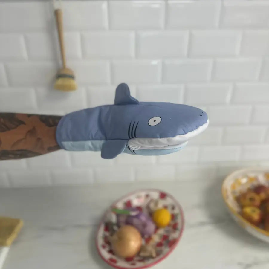 Gant requin bleu pour protection thermique des plats chauds