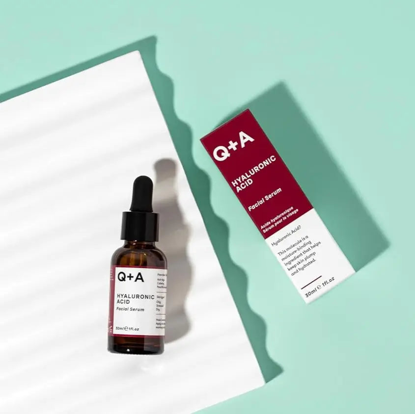 Flacon goutte à goutte en verre ambré foncé de sérum facial à lacide hyaluronique Q+A pour hydratation longue durée