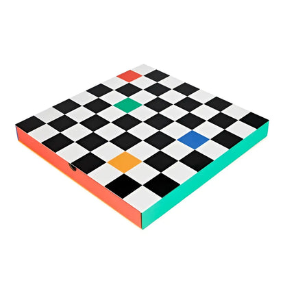 Boîte à pizza Jeu d’Échecs Hey Chess Bois au design moderne carrelé