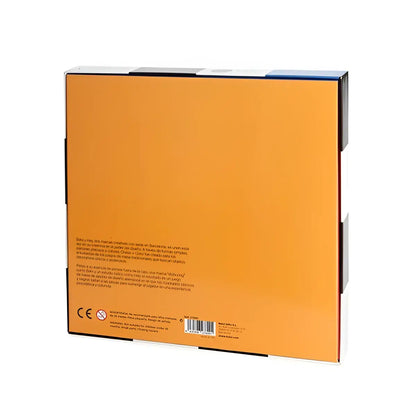 Boîte orange jeu d’échecs Hey Chess Bois, design moderne, bordures noires et code-barres