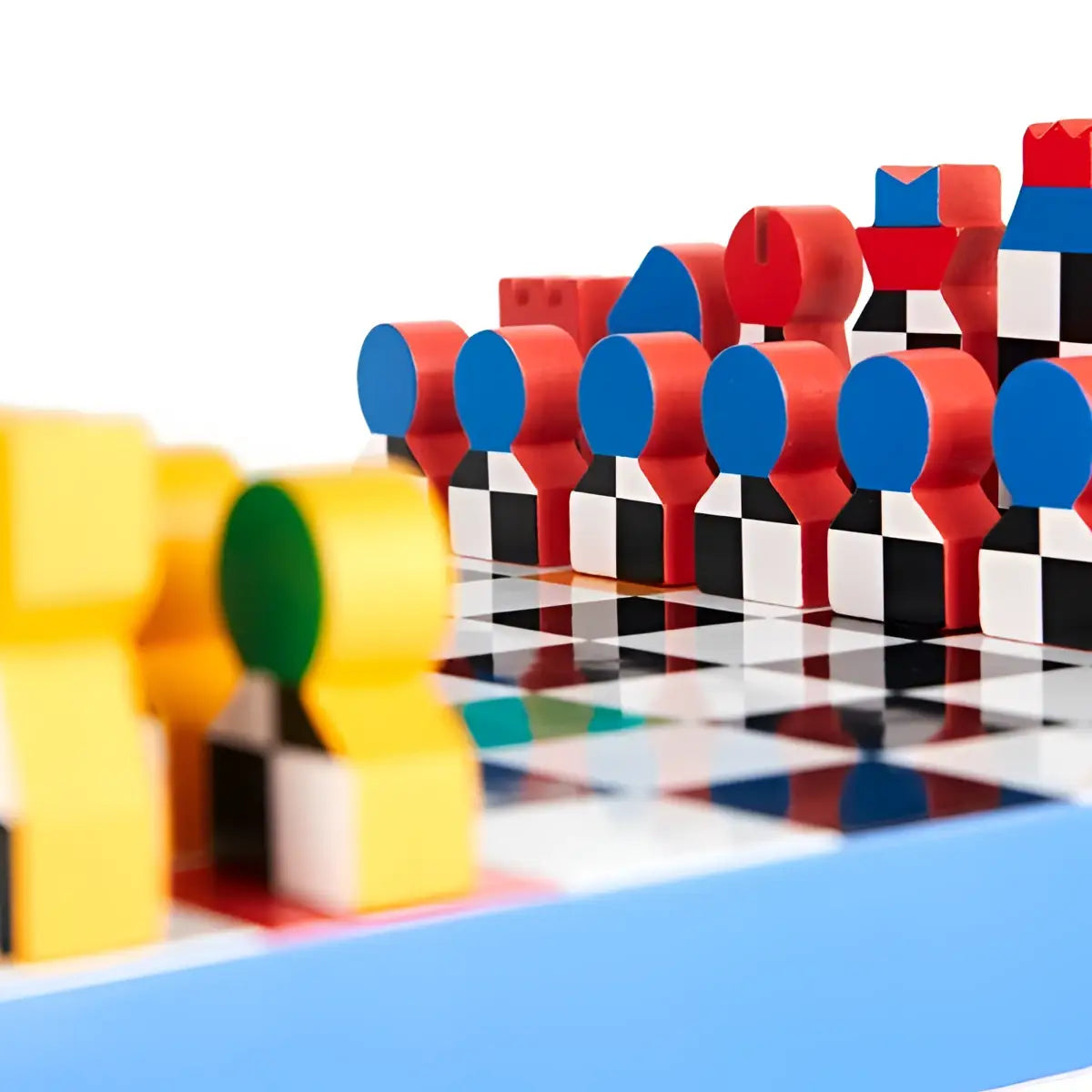 Jeu d’échecs Hey Chess Bois au design moderne avec pièces géométriques colorées