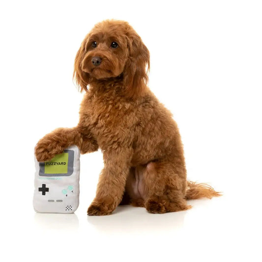 Jouet rétro chien Gameboy en peluche blanche avec accents verts