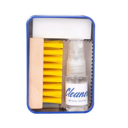 Kit de nettoyage pour sneaker en format compact, style urbain