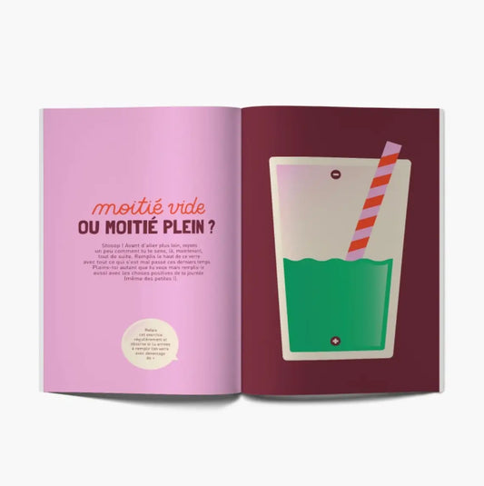 Illustration stylisée de boisson verte en tasse blanche avec paille rayée pour Laissez-Moi Râler !