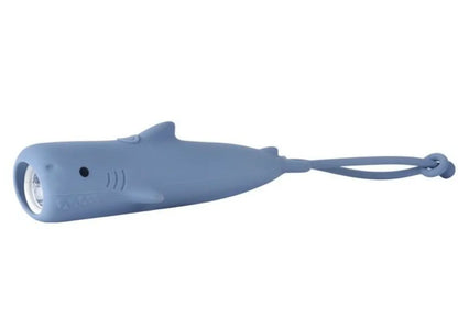 Lampe de poche requin rechargeable en silicone bleu avec lanière