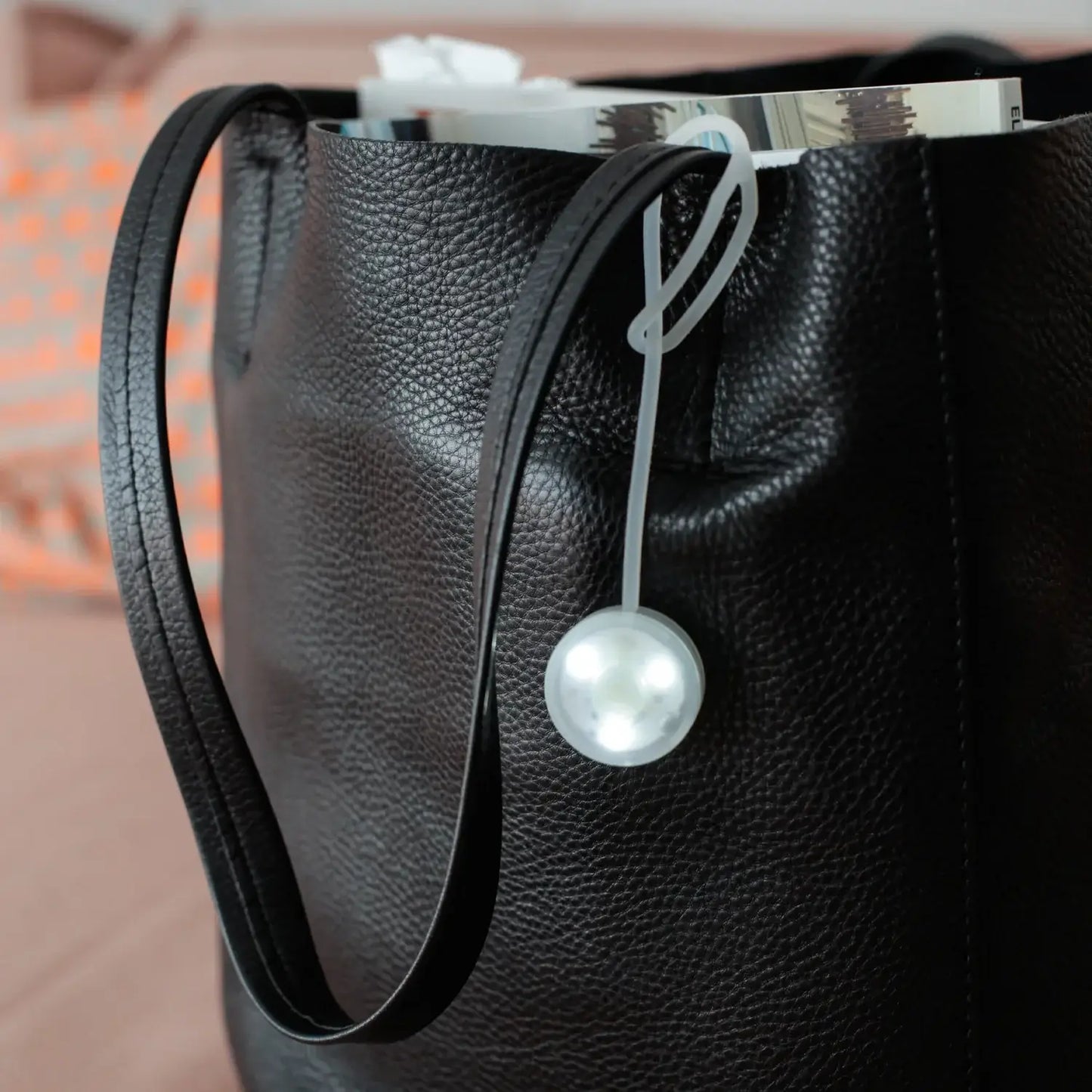 Lampe sac rechargeable sphérique translucide avec boucle flexible