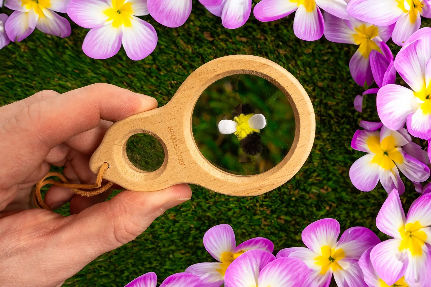 Loupe en bois hêtre FSC Huckleberry pour petits explorateurs