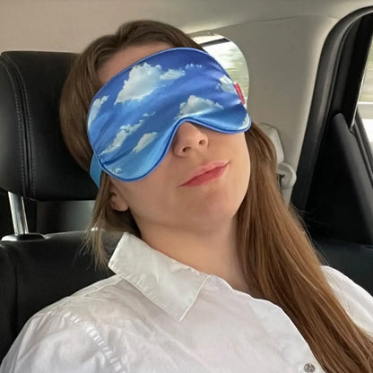 Masque de nuit Nuage : ciel bleu et nuages en matière ultra douce pour sommeil réparateur