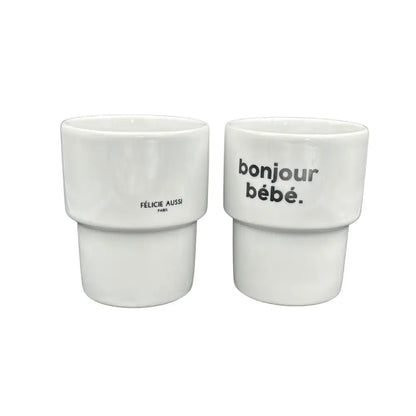 Deux tasses en céramique blanche pour mug bonjour bébé, bonne humeur en routine quotidienne