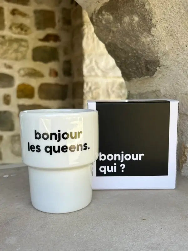Mug bonjour les queens en céramique blanche avec boîte bonjour qui ?