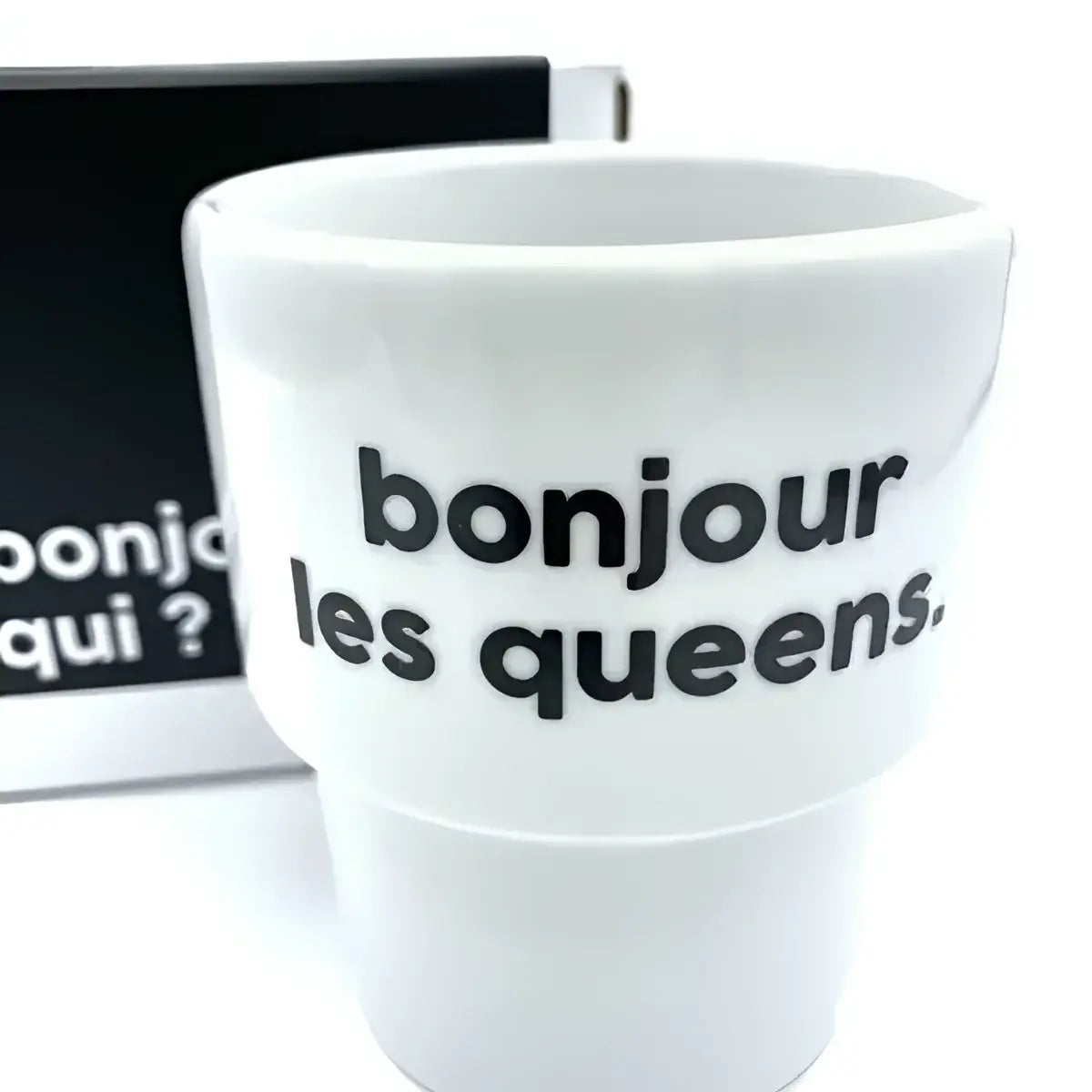 Tasse bonjour les queens en céramique blanche, design unique alliant style