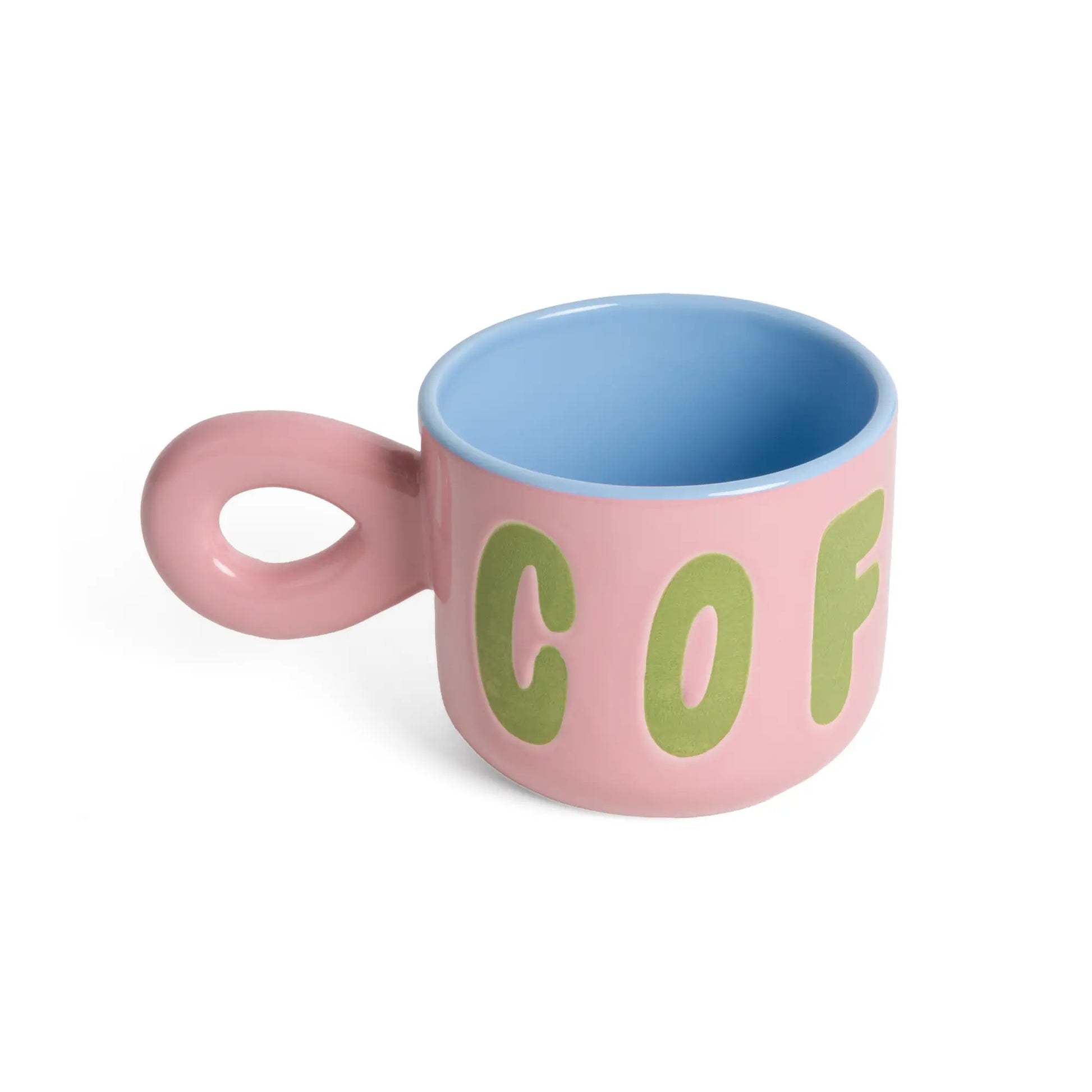 Tasse coffee rose en céramique rose, intérieur bleu clair, lettrage cof vert lime, anse boucle