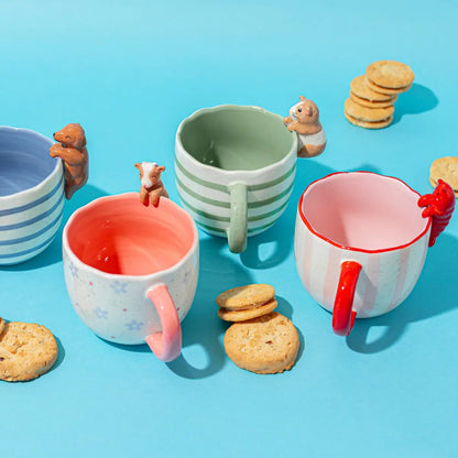 Mug Teckel pastel avec figurines animales ludiques pour bonne humeur et chaleur humaine