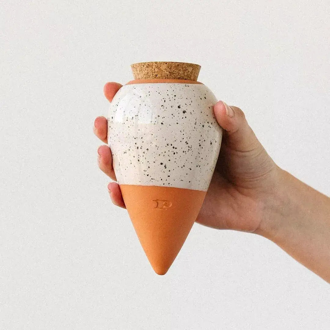 Olla blanche grainée en céramique tachetée blanc et terracotta avec bouchon liège