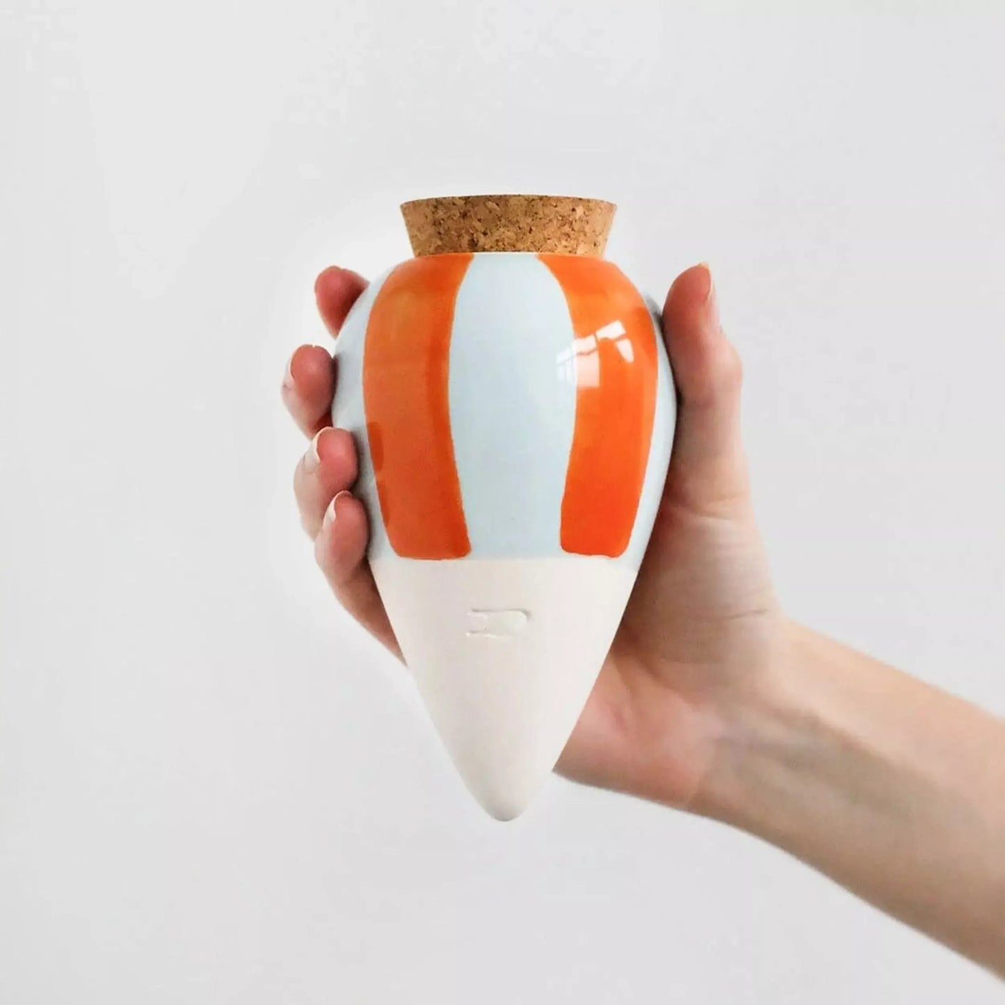 Olla Rayé Orange Et Bleu : jarre céramique rayée orange, esthétique poétique