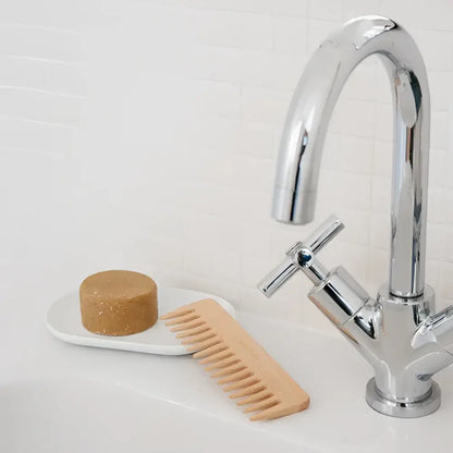 Robinet de salle de bain chromé à levier unique pour soin cuir chevelu et brillance naturelle
