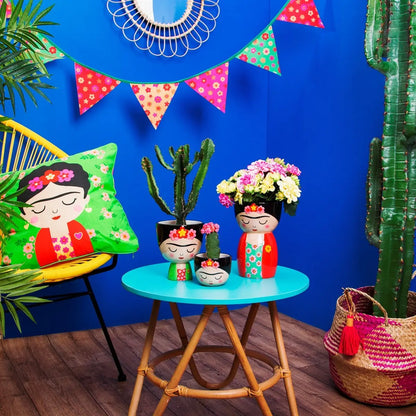 Mini cache-pot inspiré Frida Kahlo avec touche artistique florale