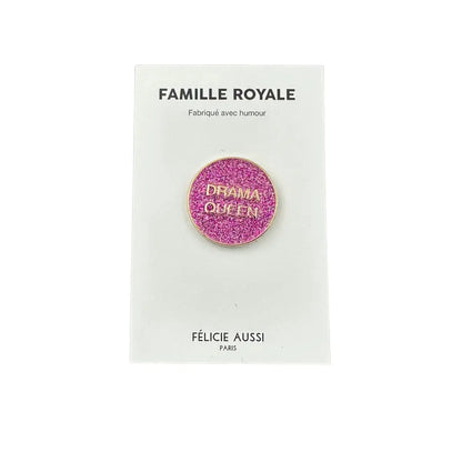 Pin’s Drama Queen rose pailletée or idée cadeau par Félicie Aussi Paris
