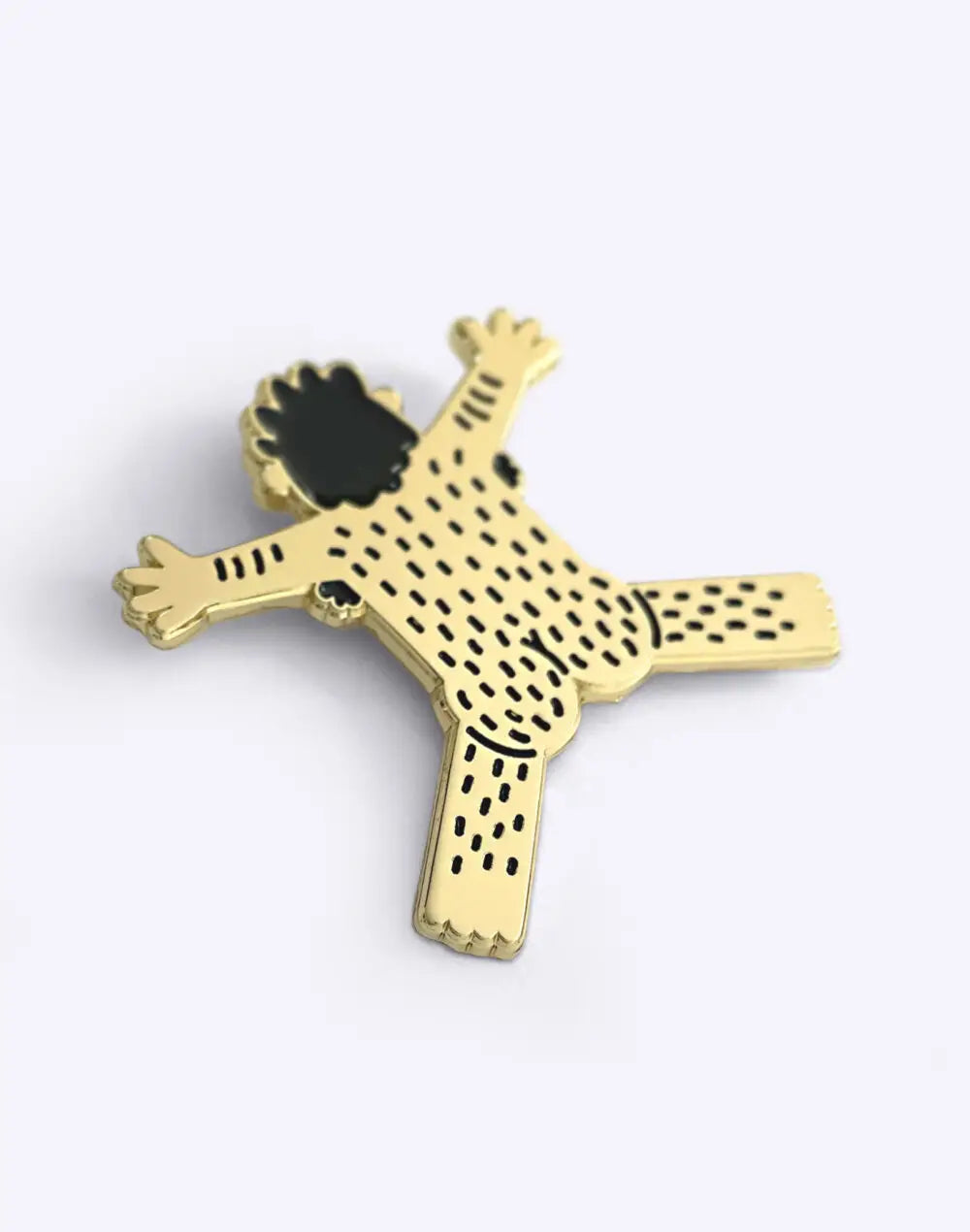 Broche audacieuse Pin’s ours nu en finition émaillée dorée