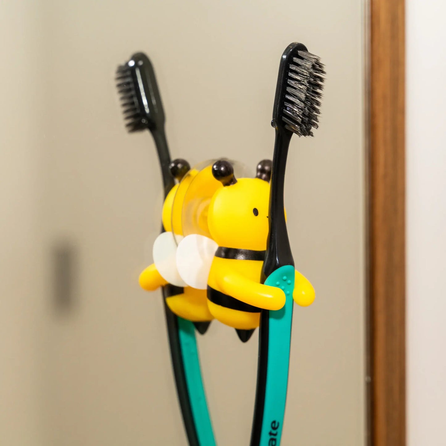 Porte-brosse à dents abeille jaune en plastique avec ventouse solide