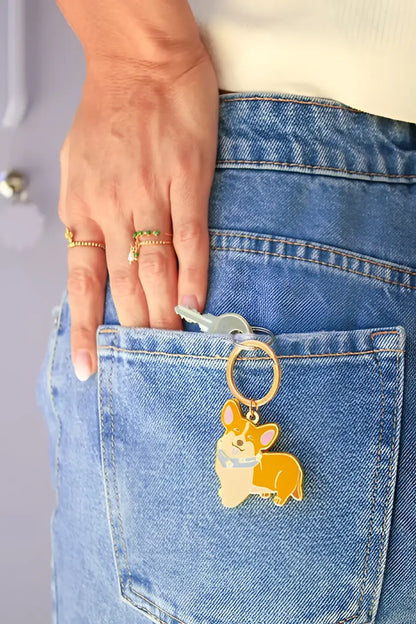 Porte-clé corgi mignon en émail doré, compagnon fidèle au aspect ludique