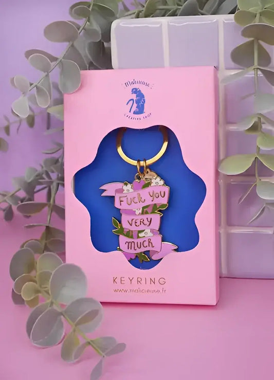 Porte-clé Fuck you very much au côté rebelle et message provocateur en émaillage coloré rose