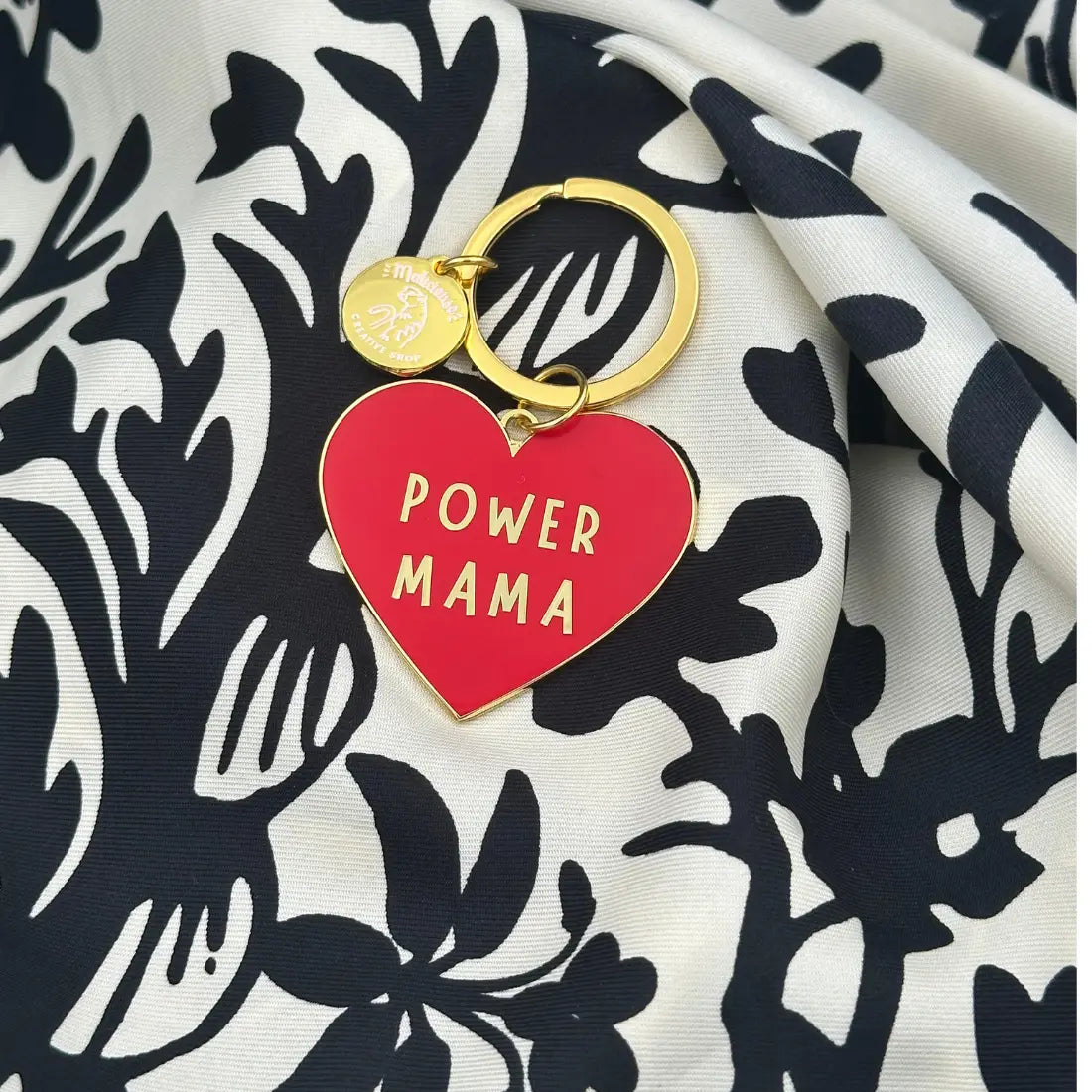 Porte-clé Power Mama en métal doré émaillé avec cœur rouge pour femmes exceptionnelles