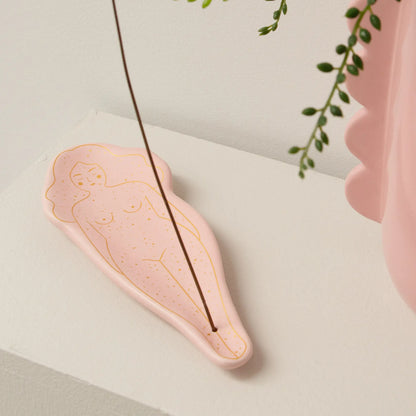Porte encens woman body en céramique rose, femme reclinée avec dorure