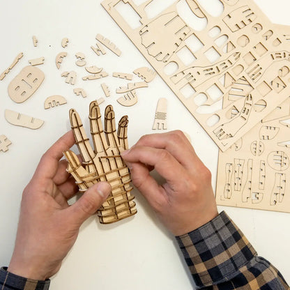 Modèle de main en bois clair, puzzle 3D bois assemblé par laser, œuvre d’art moderne