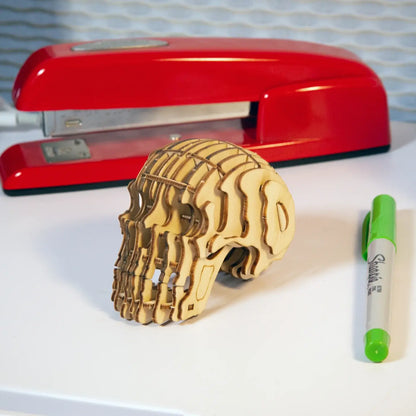 Puzzle 3D bois skull : pièce en bois clair superposée, exposer fièrement