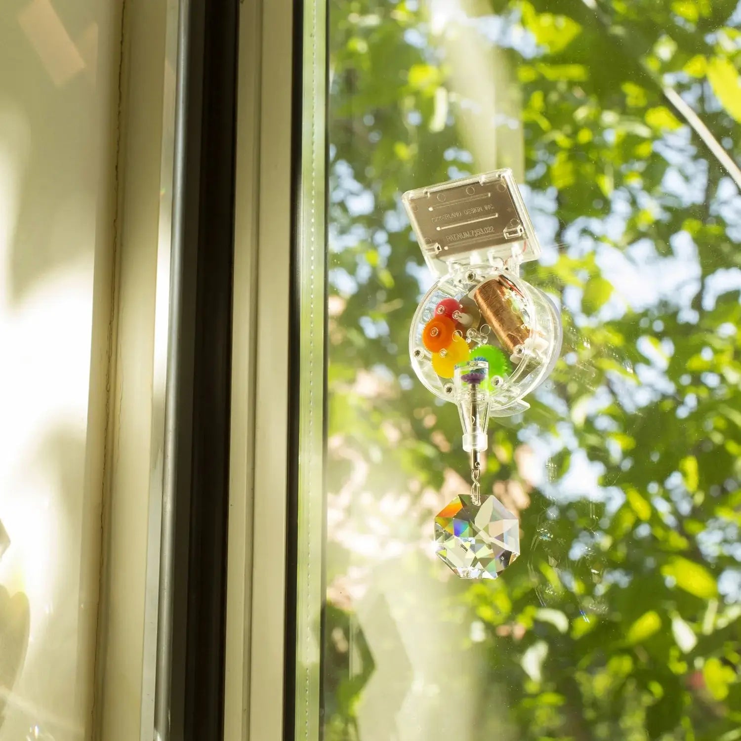 Suncatcher solaire Rainbow Maker avec cristal facetté et perles colorées