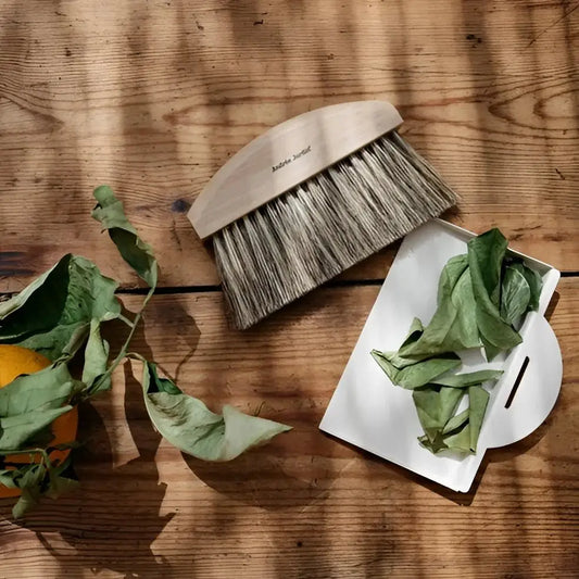 Ramasse miettes Clynk Nature blanc crème avec brosse et feuilles