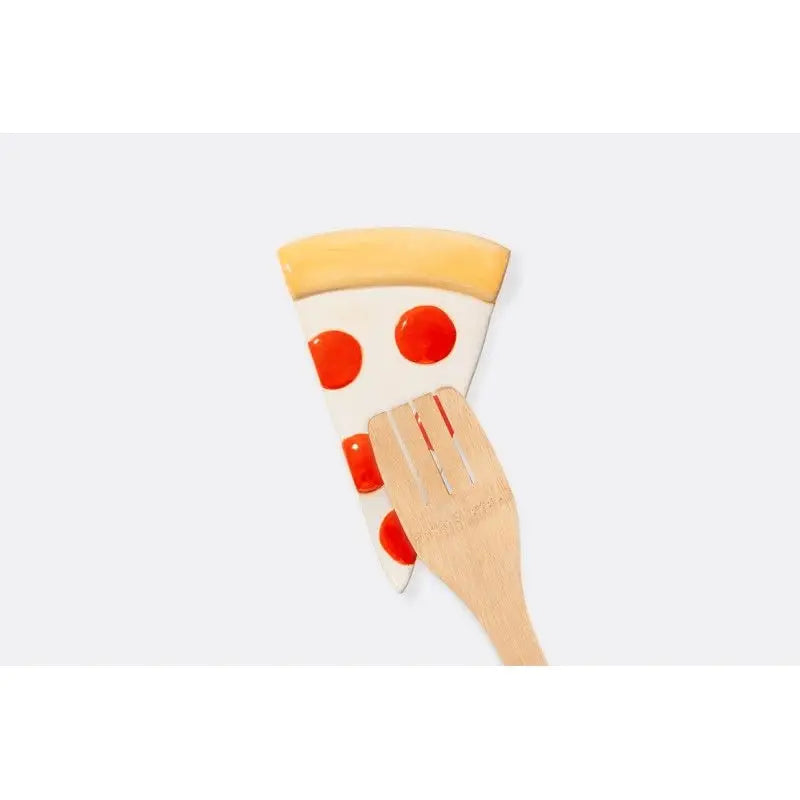Tranche de pizza aux toppings rouges sur fourchette bois Repose Cuillère Pizza, idée cadeau rétro original