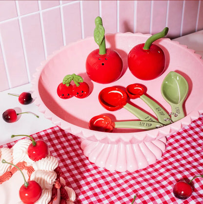 Salière poivrière cerise en céramique émaillée rouge glossy avec tiges vertes