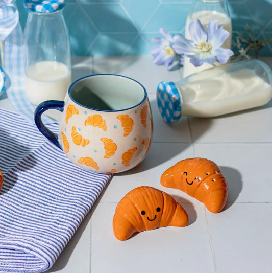 Poivrière croissant en céramique crème avec finition soignée