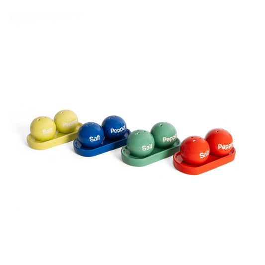 Quatre sets de salières poivrières ping-pong rouges, design original pour cuisine pratique